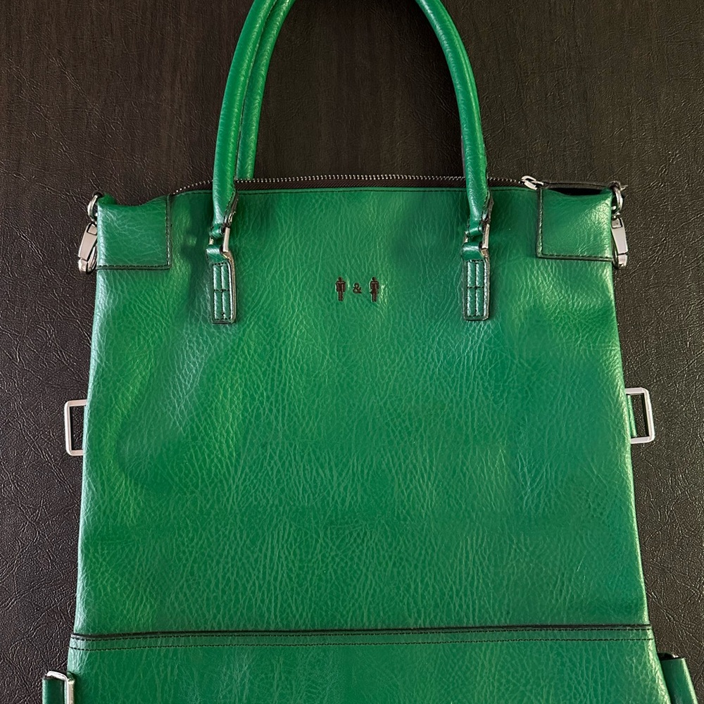 Matt and Nat Green Vegan Leather purse